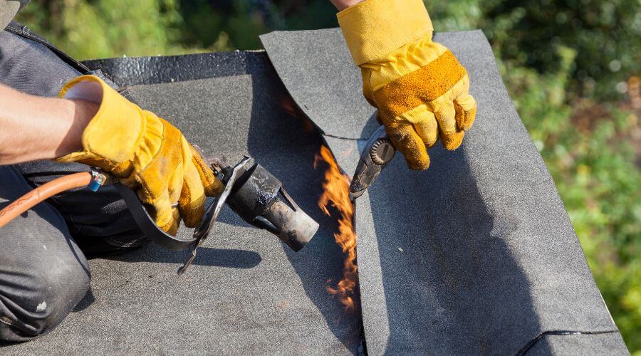 Professional gutter cleaning in Index, WA